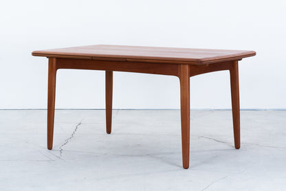 Avend Aage Madsen | dinning table