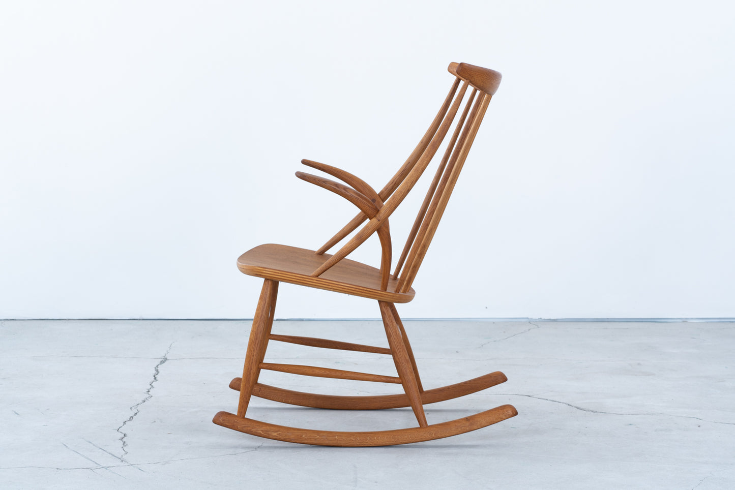 Illum Wikkelso | rocking chair