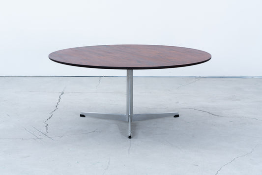 Arne Jacobsen | Model 3513 coffee Table