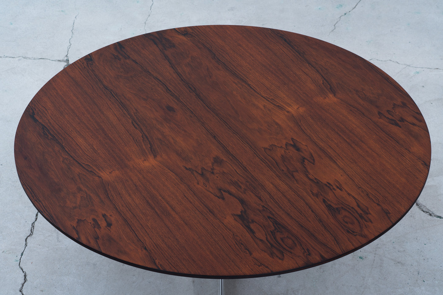 Arne Jacobsen | Model 3513 coffee Table