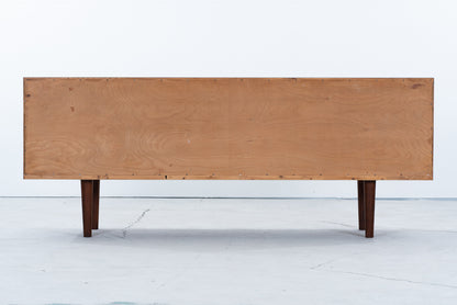 Hans J Wegner | RY25 sideboard