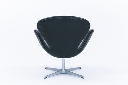 【Price on Request】Arne Jacobsen | Swan Chair