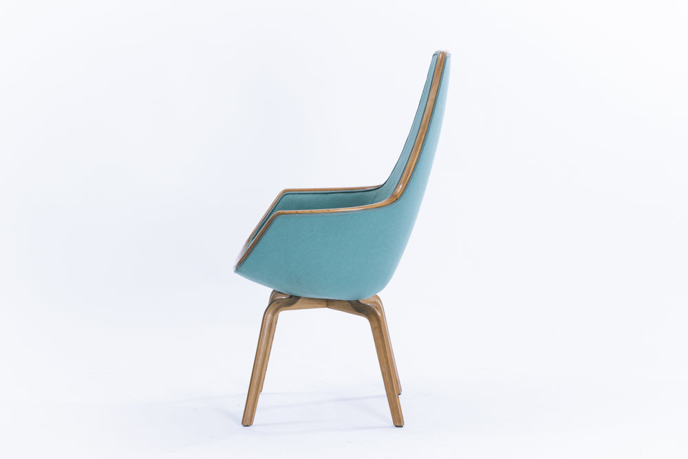 Arne Jacobsen Giraffe chair for SAS royal hotel kaikki gallery