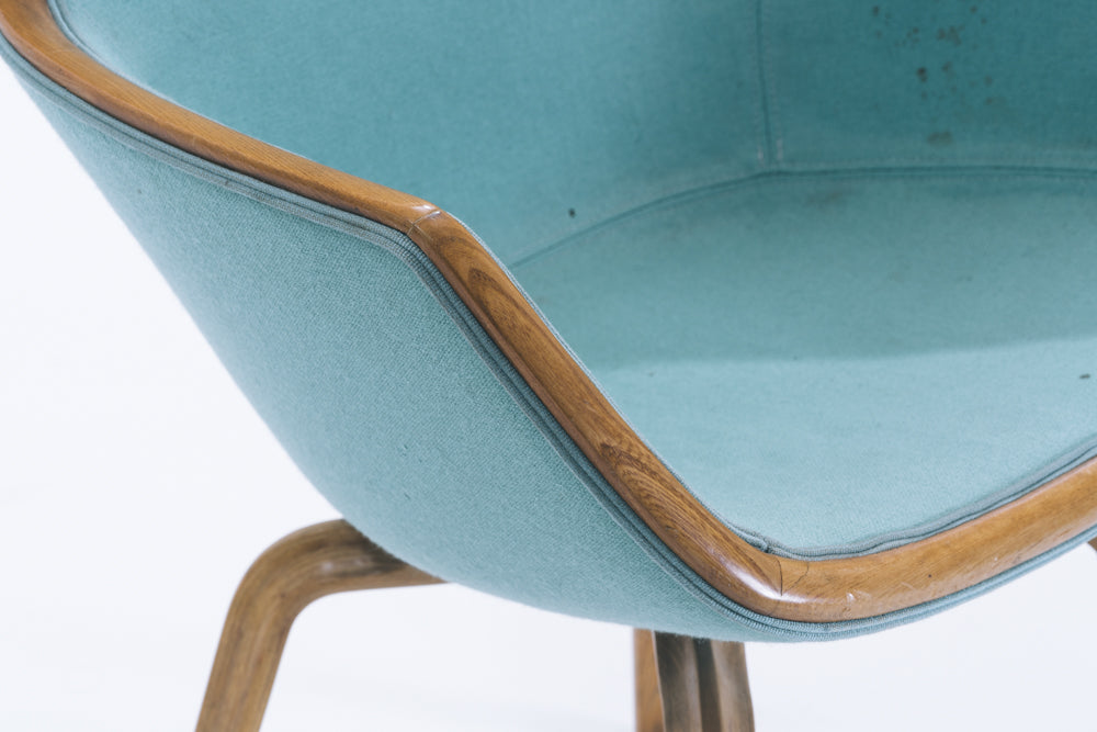 Arne Jacobsen | Giraffe chair for SAS royal hotel